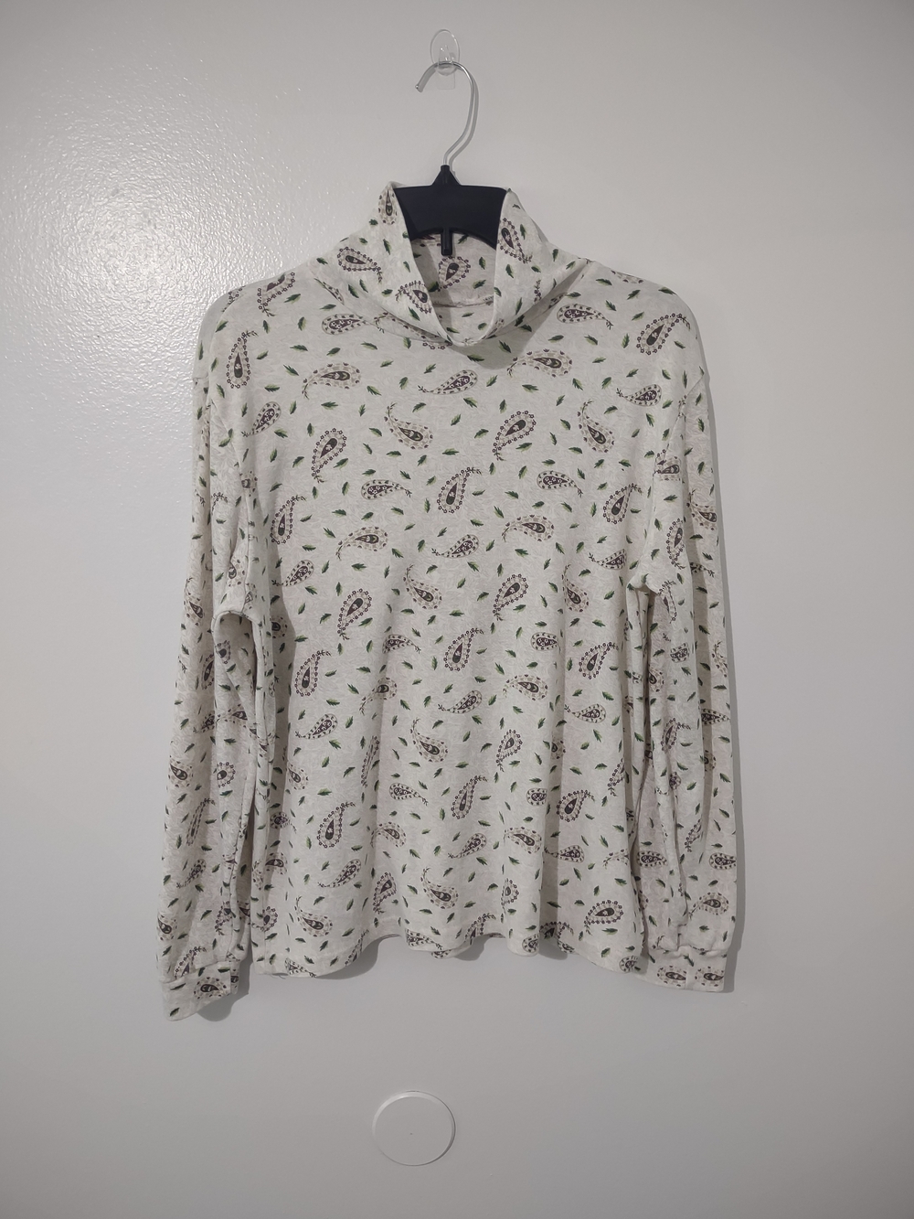 Basic Editions Cream Paisley Turtleneck Top with Green Accents Women's XL